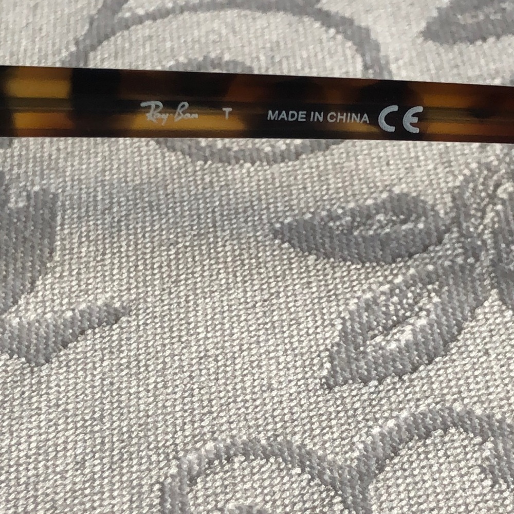 Authentic brand new rayban 7118 grey front tort frame - Picture 4 of 6